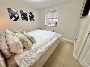 Bedroom- click for photo gallery